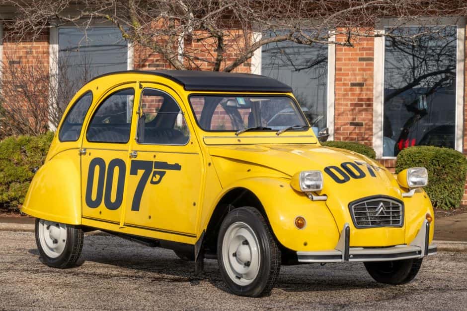 1982 Citroen 2CV sold for $9,658