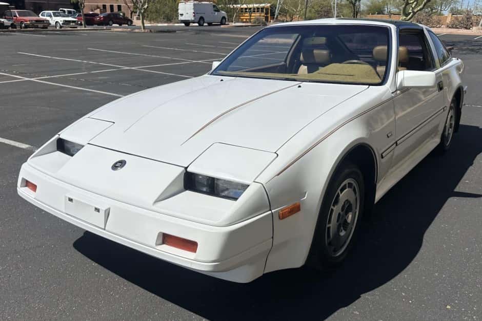 1986 Nissan Z31 300ZX sold for $8,100