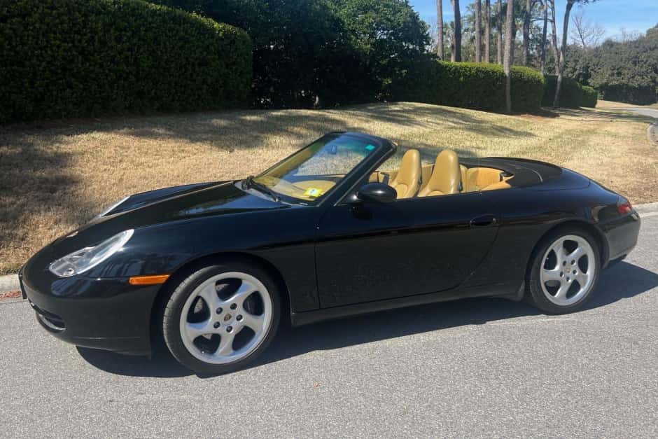 2000 Porsche 996 911 Carrera sold for $23,250