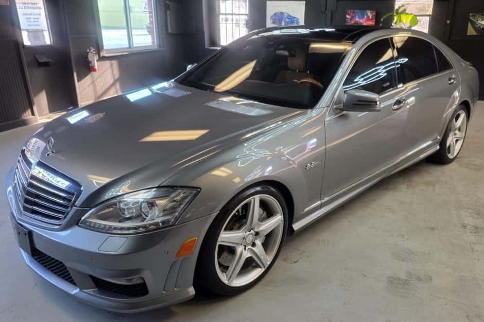 2010 Mercedes-Benz W221 S-Class sold for $13,250