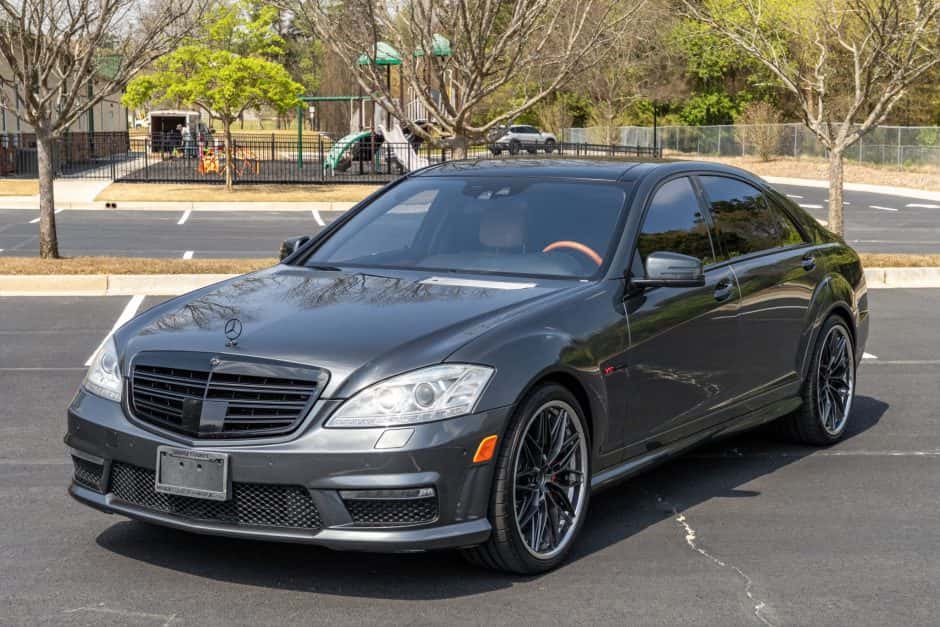 2011 Mercedes-Benz W221 S-Class sold for $16,500