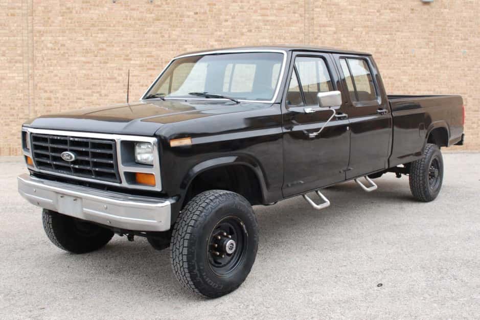 1986 Ford F-Series 1980-1986 sold for $9,300