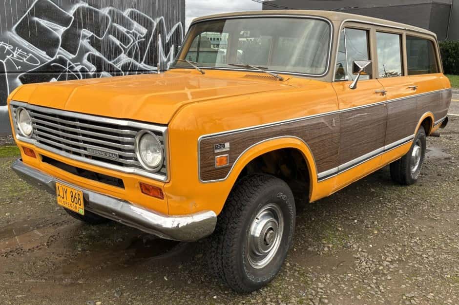 1974 International Harvester Travelall sold for $18,000