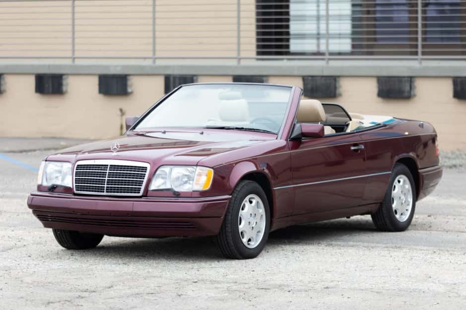 1995 Mercedes-Benz W124 E-Class sold for $20,000