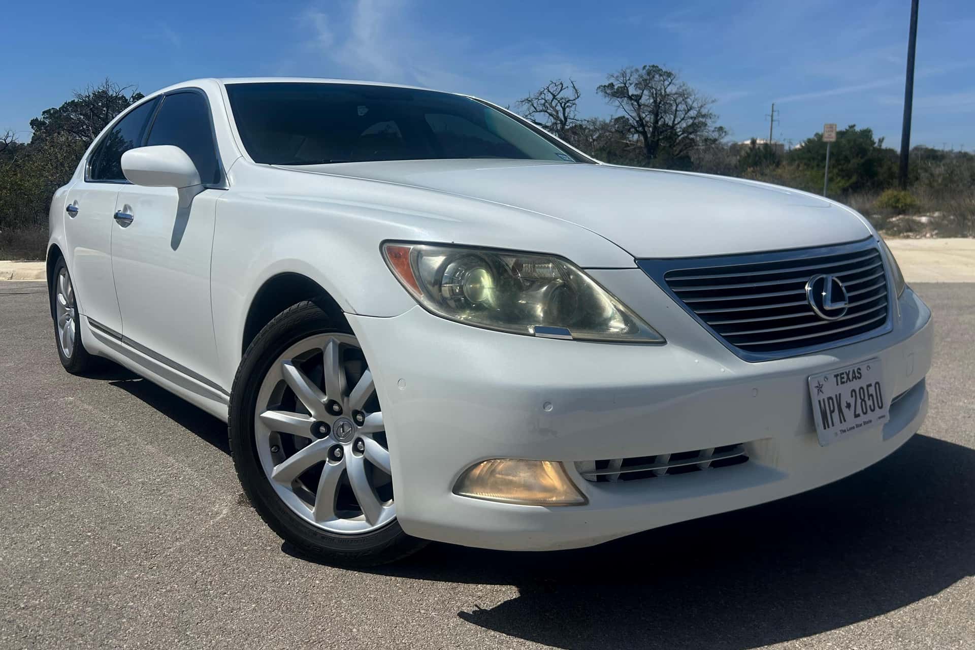 2009 Lexus LS sold for $7,400