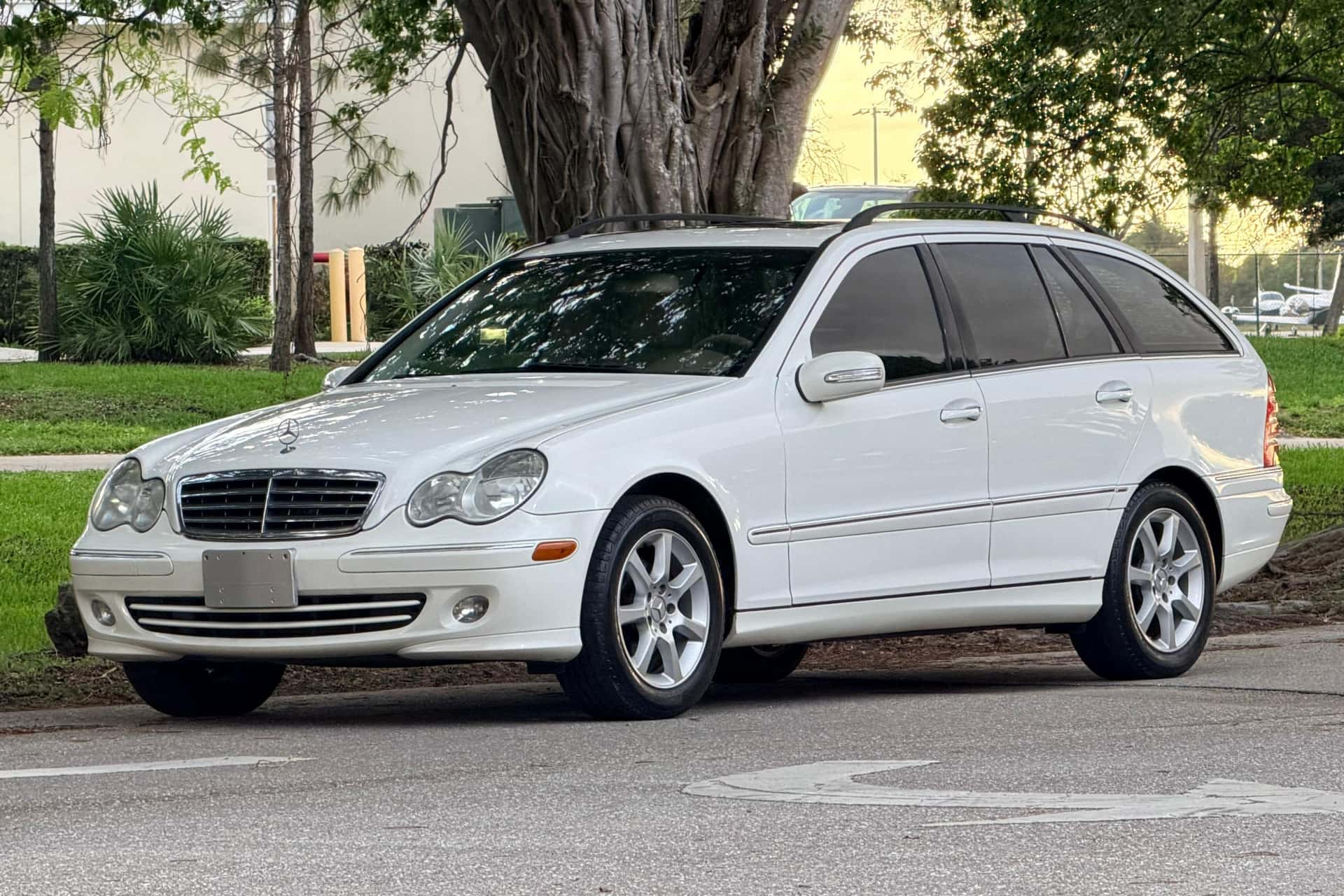 2005 Mercedes-Benz C-Class sold for $3,900