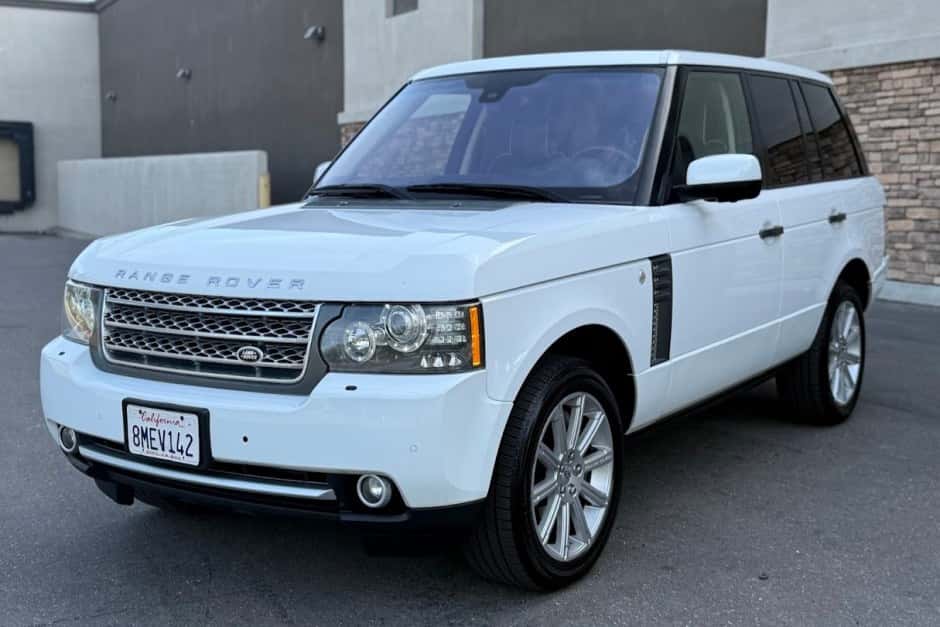 2011 Land Rover Range Rover L322 sold for $8,925