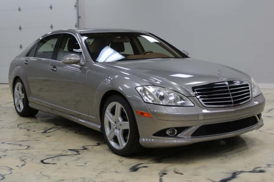 2009 Mercedes-Benz W221 S-Class sold for $10,000