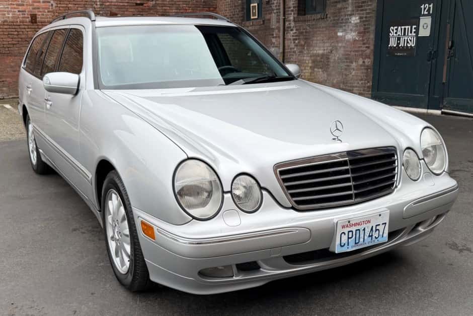2000 Mercedes-Benz W210 E-Class sold for $13,300
