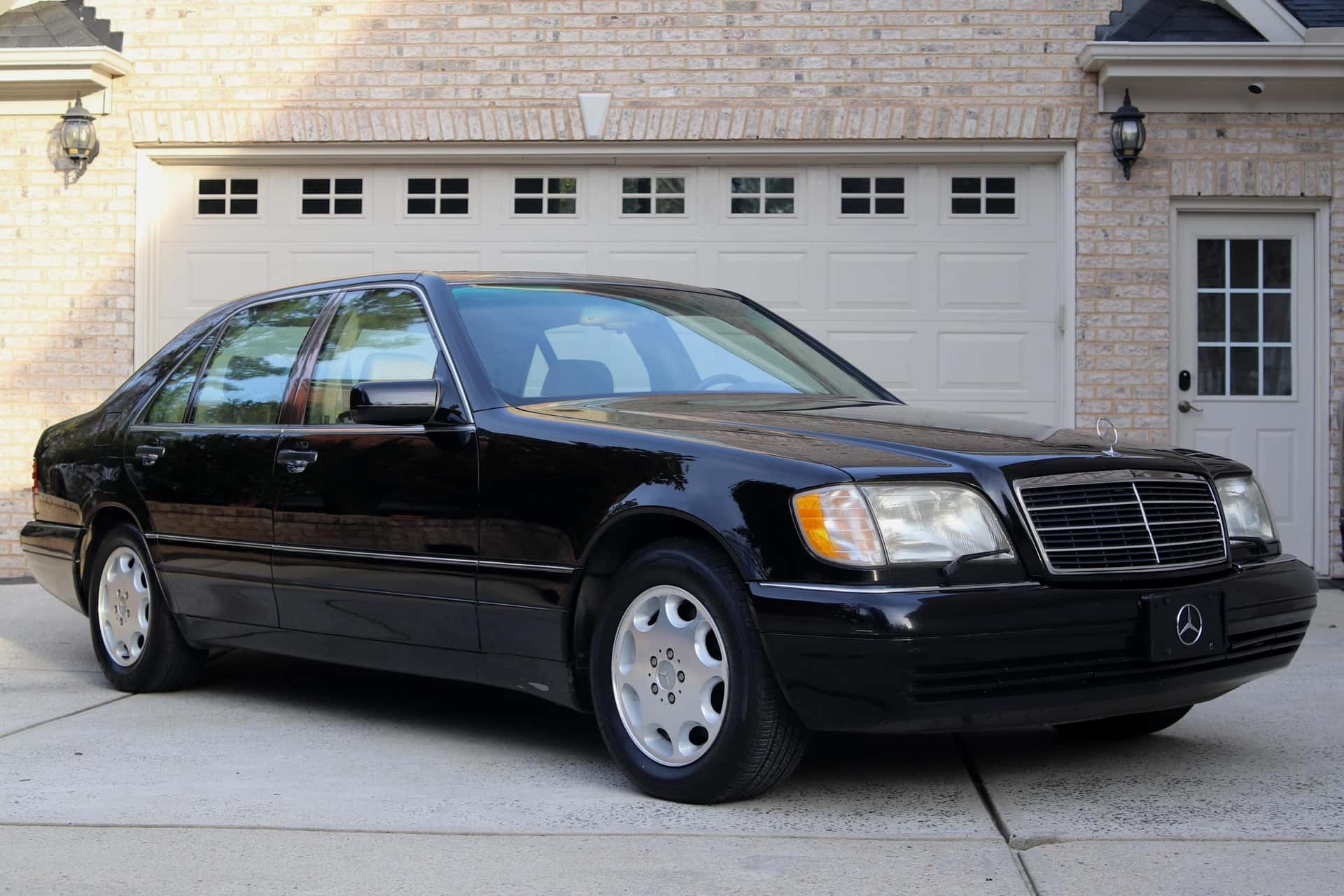 1996 Mercedes-Benz S-Class sold for $5,450