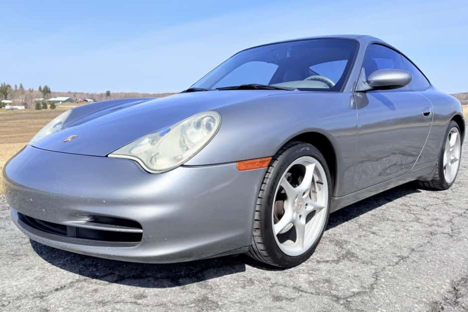 2002 Porsche 996 911 Carrera sold for $16,750