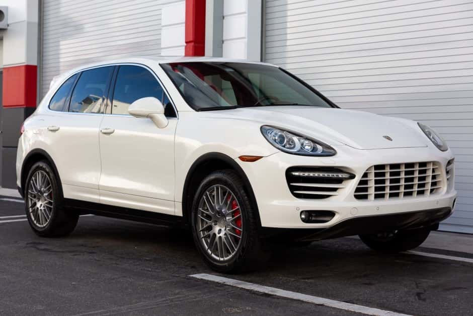 2011 Porsche 958 Cayenne (2011-2018) sold for $19,000