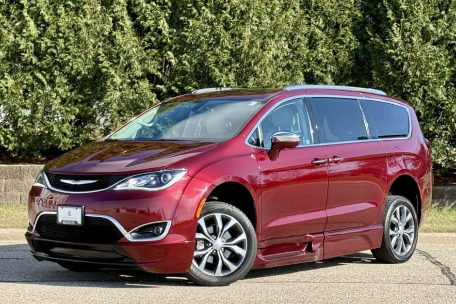 2017 Chrysler Pacifica Minivan sold for $45,000