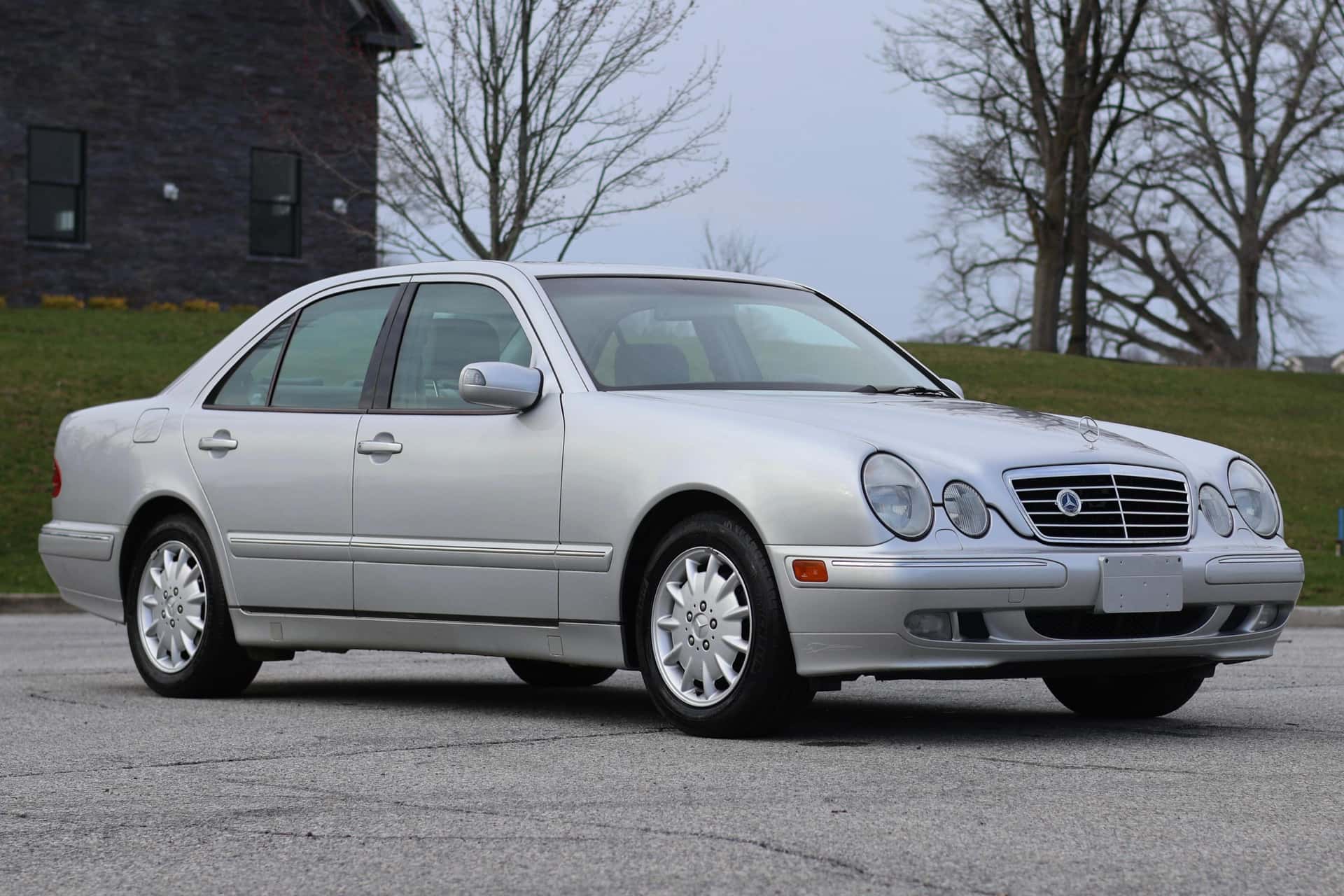 2000 Mercedes-Benz E-Class sold for $7,000