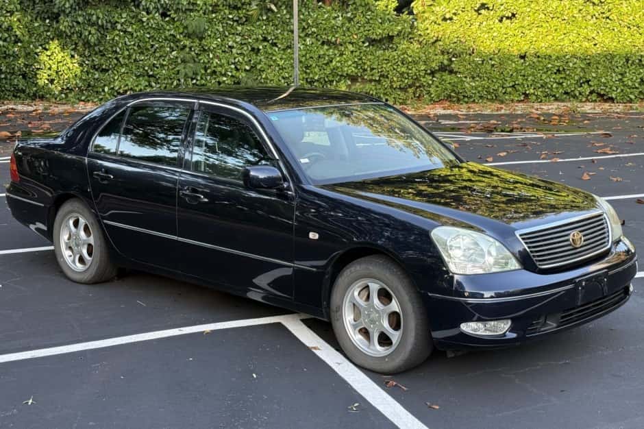 2001 Toyota Celsior sold for $8,100