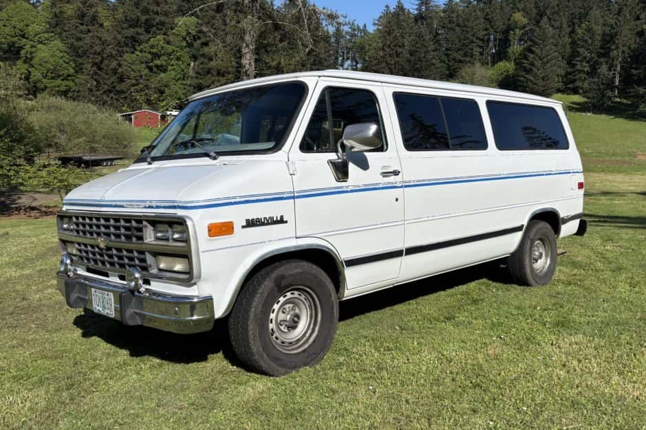 1993 Chevrolet G-Series Van sold for $3,500