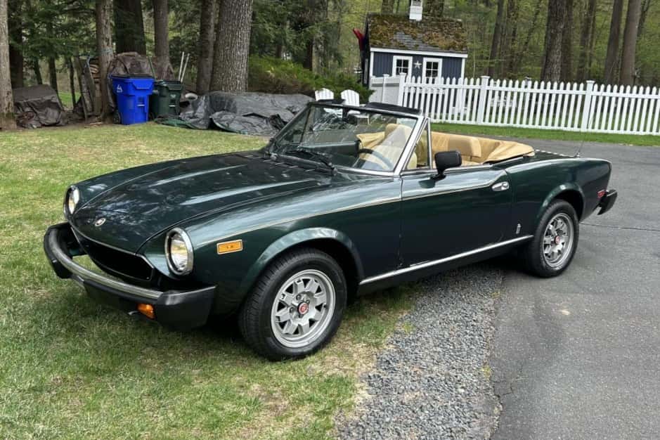 1982 Fiat 124 Spider (1966-1985) sold for $7,000