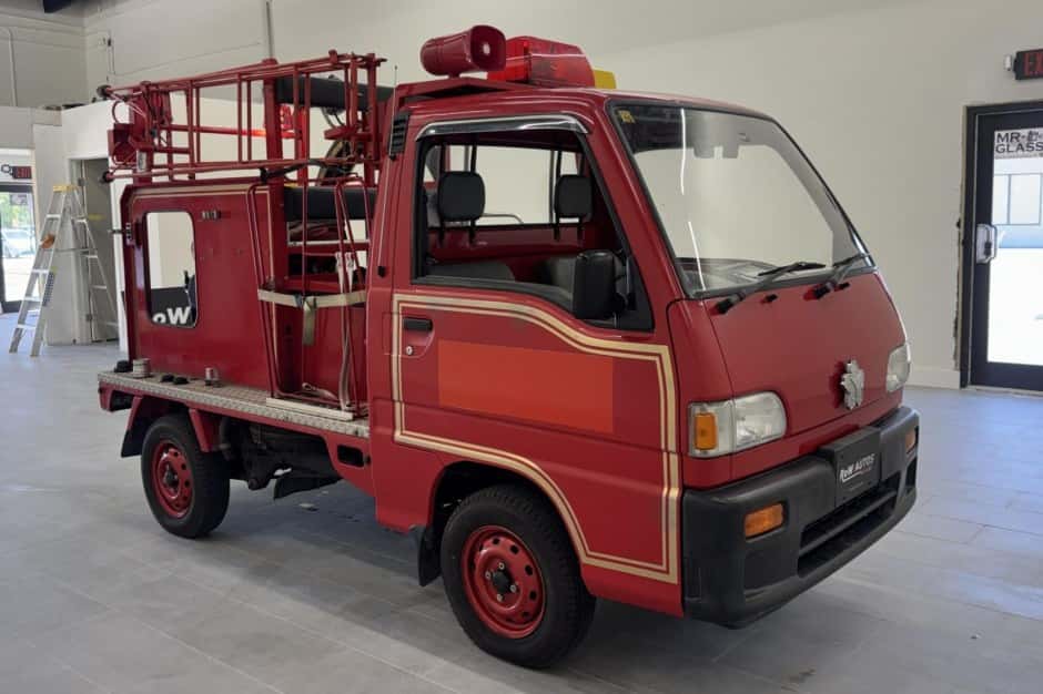 1995 Subaru Sambar sold for $12,500