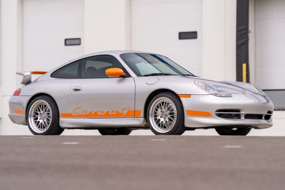 1999 Porsche 996 911 Carrera 4 sold for $25,996