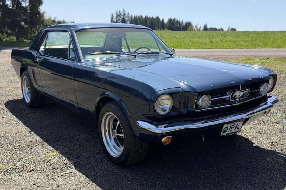 1964 Ford Mustang 1964.5-1966 sold for $23,750
