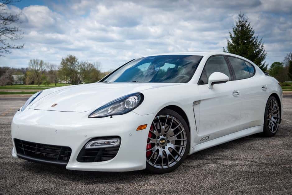 2013 Porsche Panamera sold for $31,750