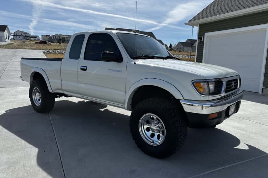 1997 Toyota Tacoma (N1X0 1995-2005) sold for $18,000