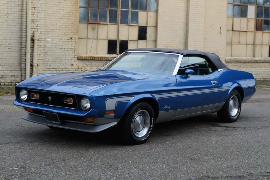 1972 Ford Mustang 1969-1973 sold for $17,000
