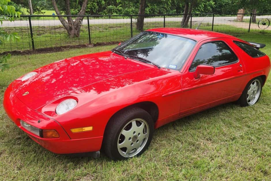 1991 Porsche 928 sold for $24,928