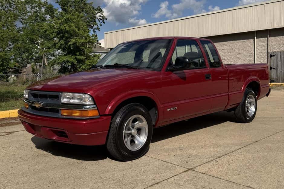 1998 Chevrolet S-10 (1994-2004) sold for $13,250