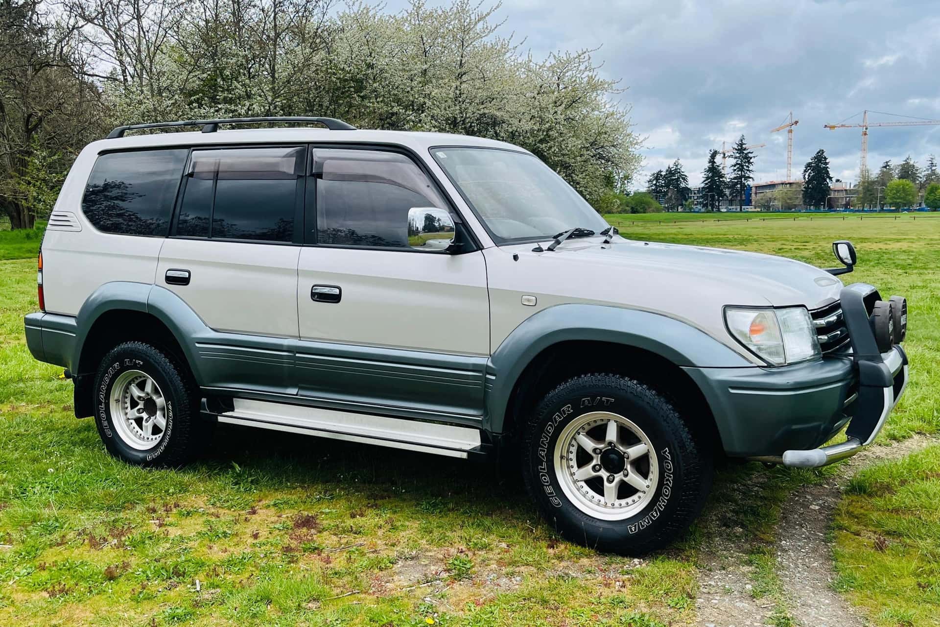 1996 Toyota Land Cruiser sold for $9,100