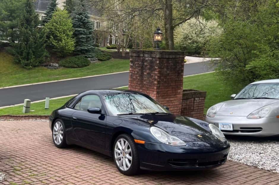 2000 Porsche 996 911 Carrera 4 sold for $24,000