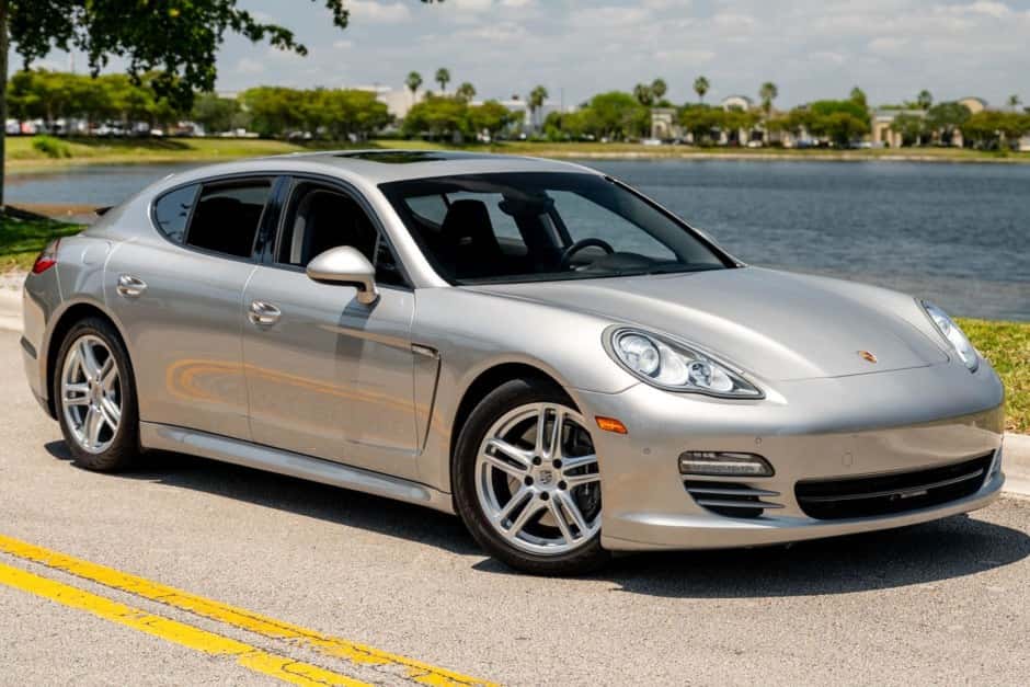 2012 Porsche Panamera sold for $29,163