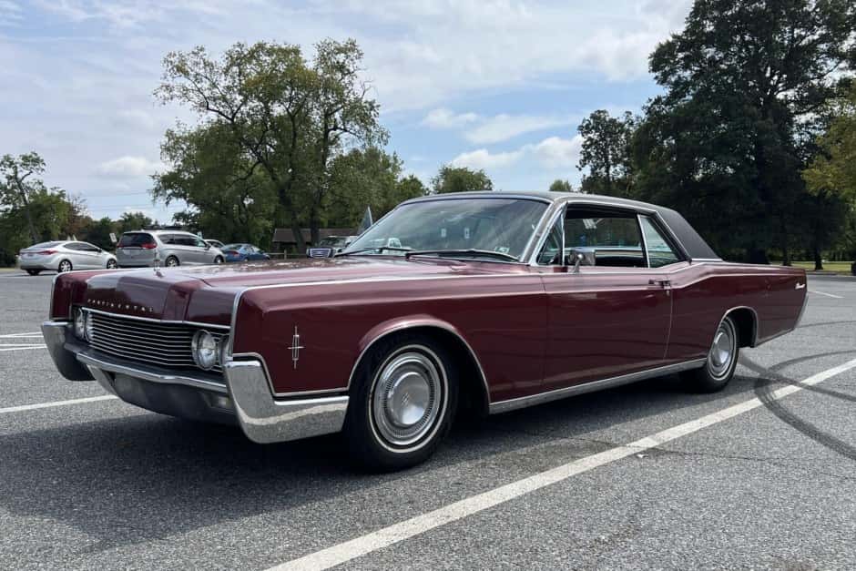 1966 Lincoln Continental (1961-1969) sold for $11,000