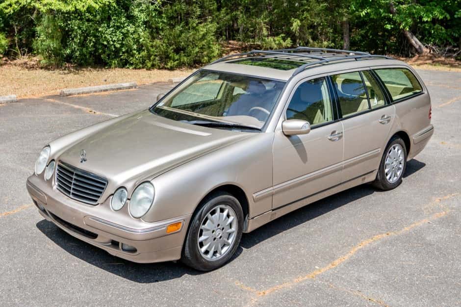 2000 Mercedes-Benz W210 E-Class sold for $3,250
