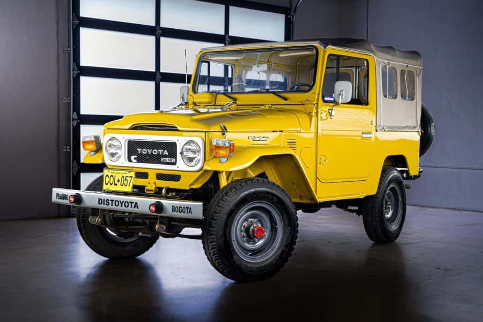 1982 Toyota Land Cruiser FJ40 sold for $19,200