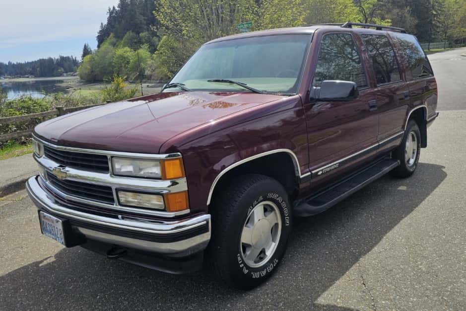 1999 Chevrolet Tahoe GMT400 sold for $17,000