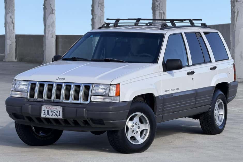1997 Jeep ZJ Grand Cherokee sold for $6,400