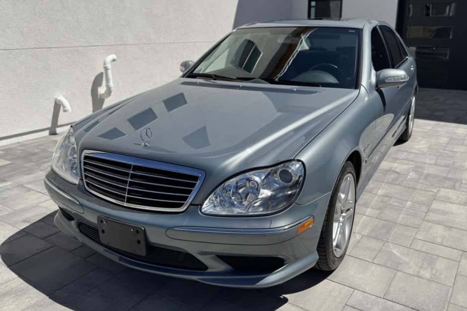 2005 Mercedes-Benz W220 S-Class sold for $17,500