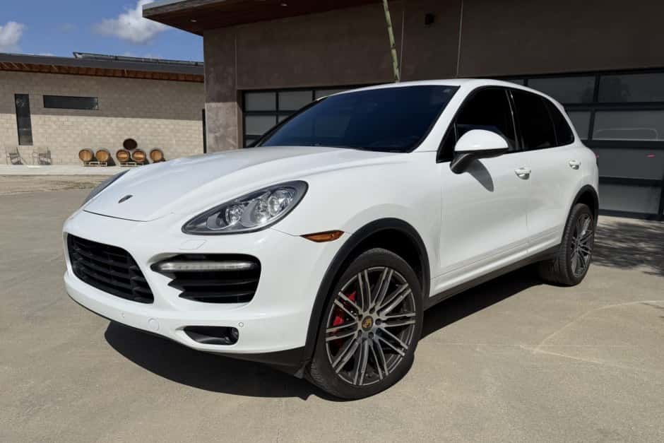 2013 Porsche 958 Cayenne (2011-2018) sold for $8,700