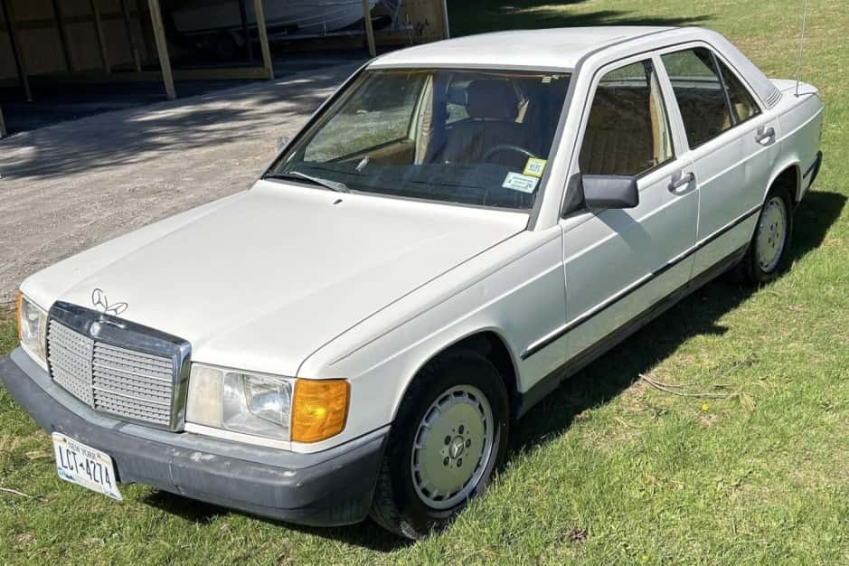1984 Mercedes-Benz W201 190 sold for $3,100