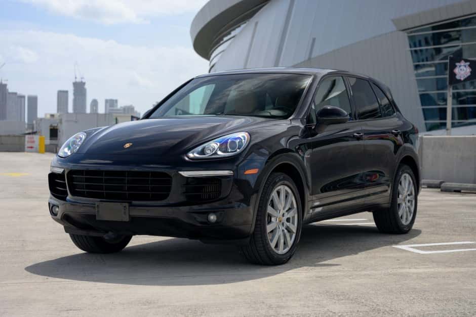 2015 Porsche 958 Cayenne (2011-2018) sold for $25,000