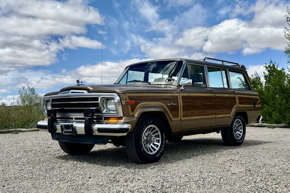 1988 Jeep SJ Grand Wagoneer sold for $45,500
