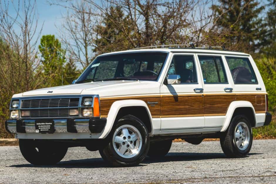 1988 Jeep XJ Wagoneer sold for $21,758