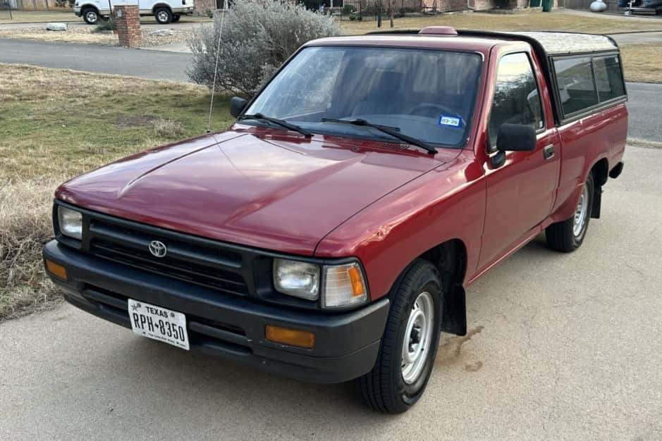 1994 Toyota Pickup (N80/90/100/110 1989-1997) sold for $8,100