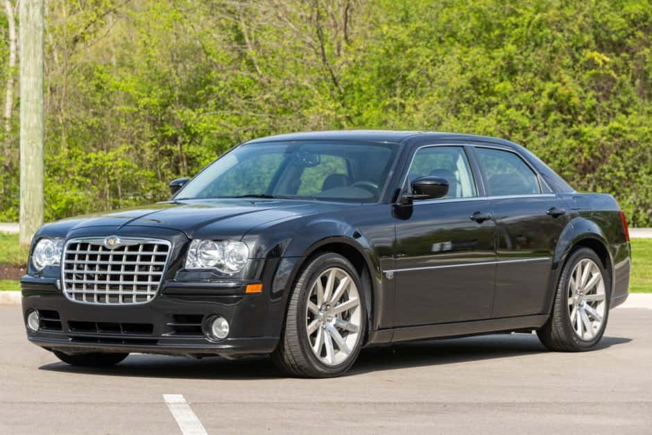 2006 Chrysler 300 (2005-2023) sold for $16,500
