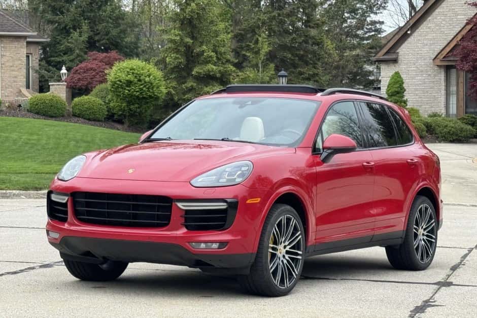 2016 Porsche 958 Cayenne (2011-2018) sold for $34,000