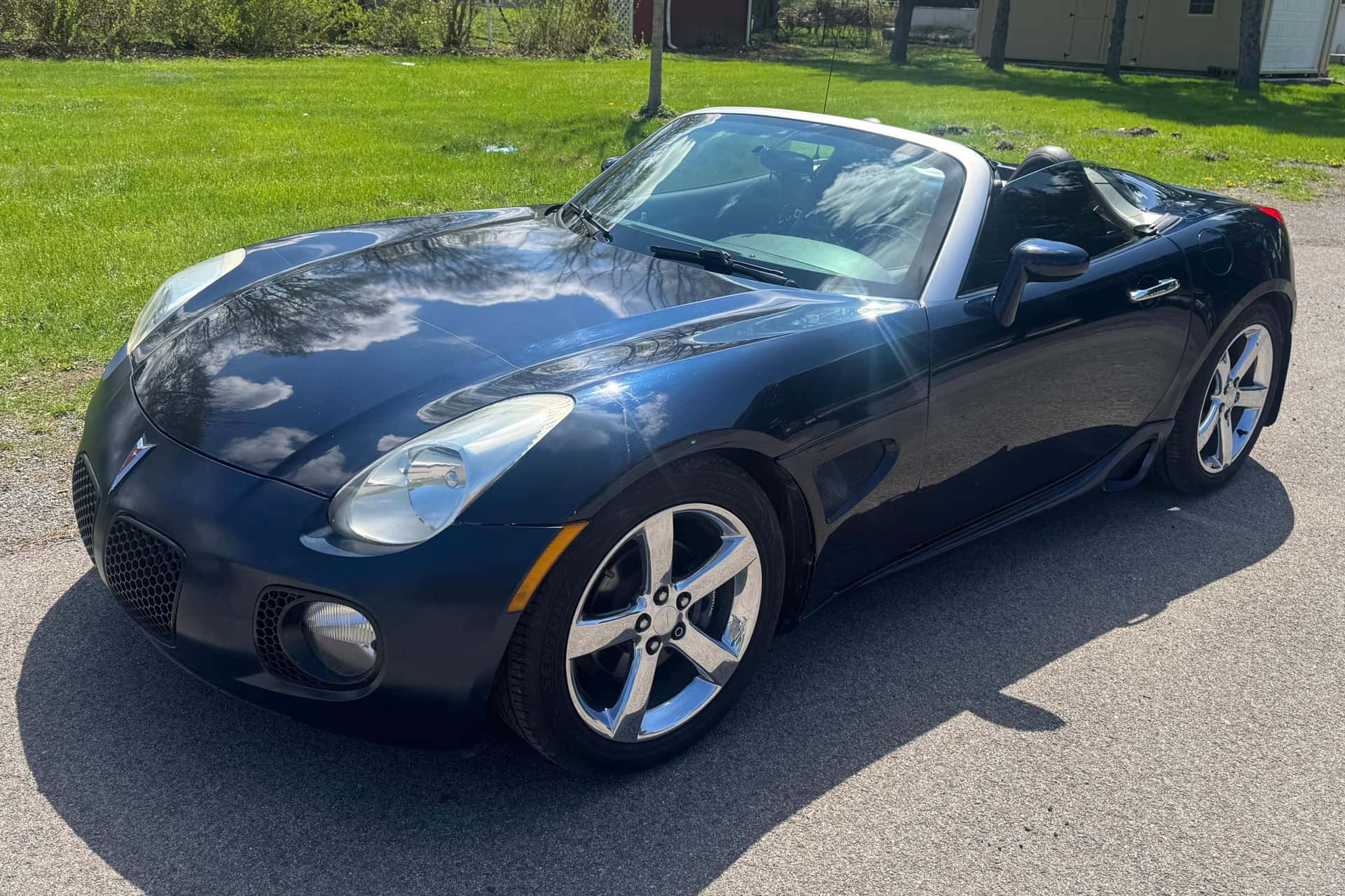 2007 Pontiac Solstice sold for $9,200