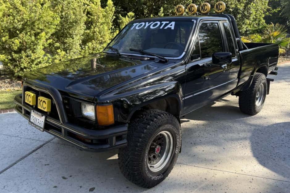 1985 Toyota Pickup (N50/N60/N70 1984-1988) sold for $30,450