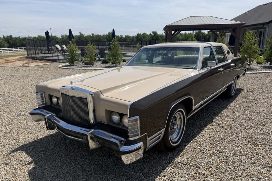 1979 Lincoln Continental (1970-1979) sold for $6,100
