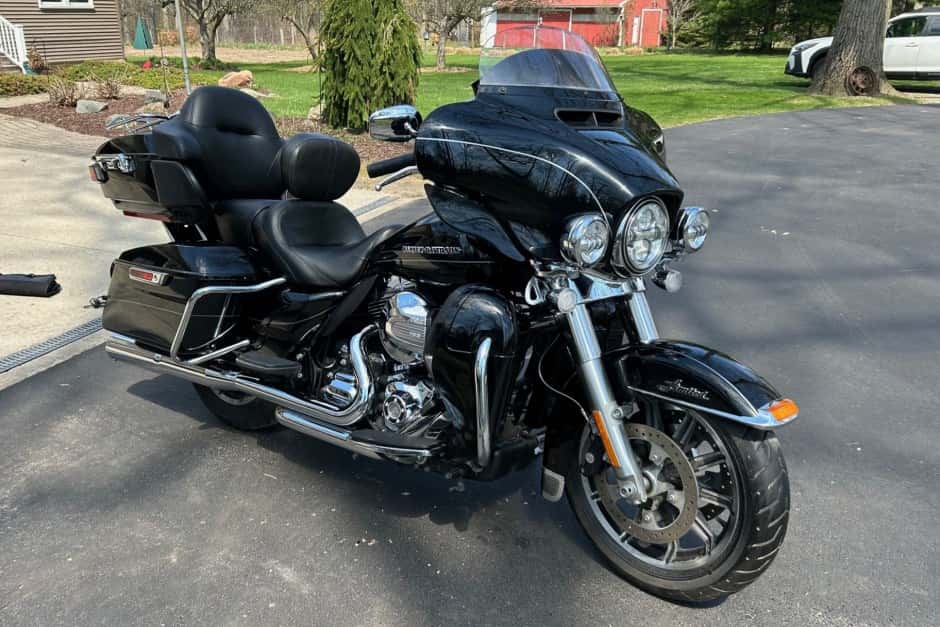 2015 Harley-Davidson Touring sold for $8,600